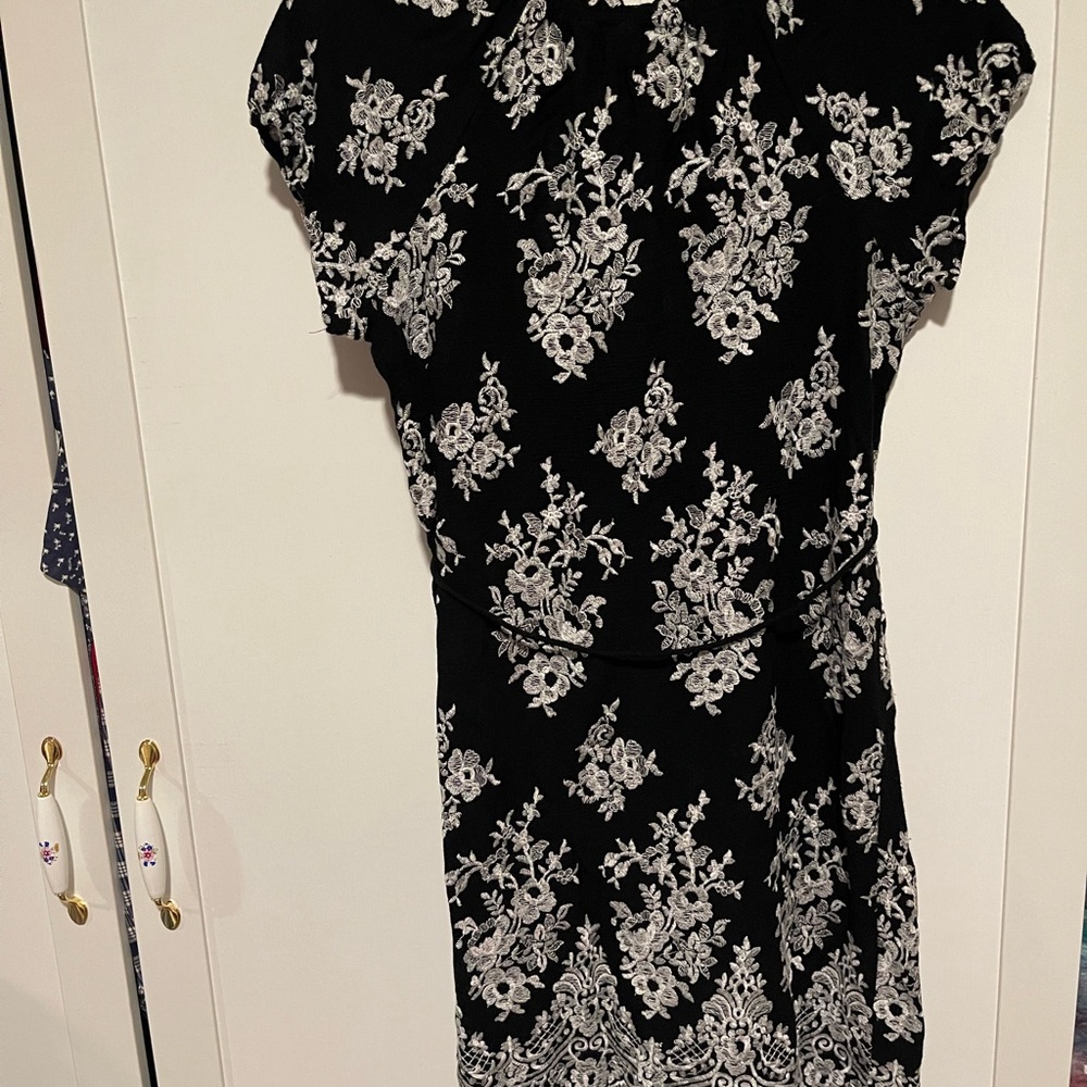 New York and company dress, black and white